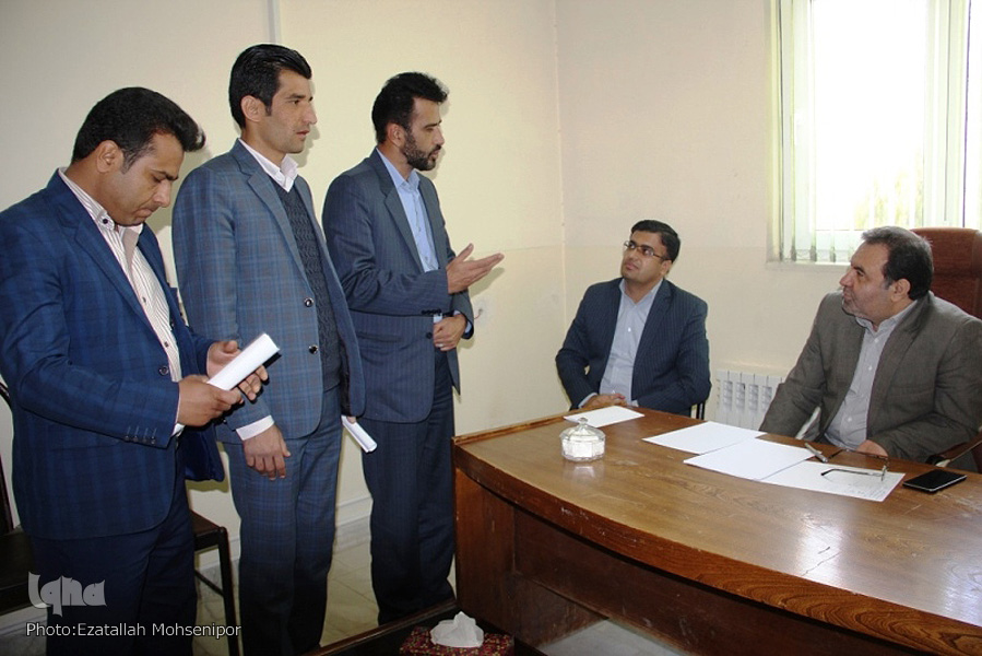 دیدار مردمی استاندار و کاروان همدلی با مردم بخش پاتاوه