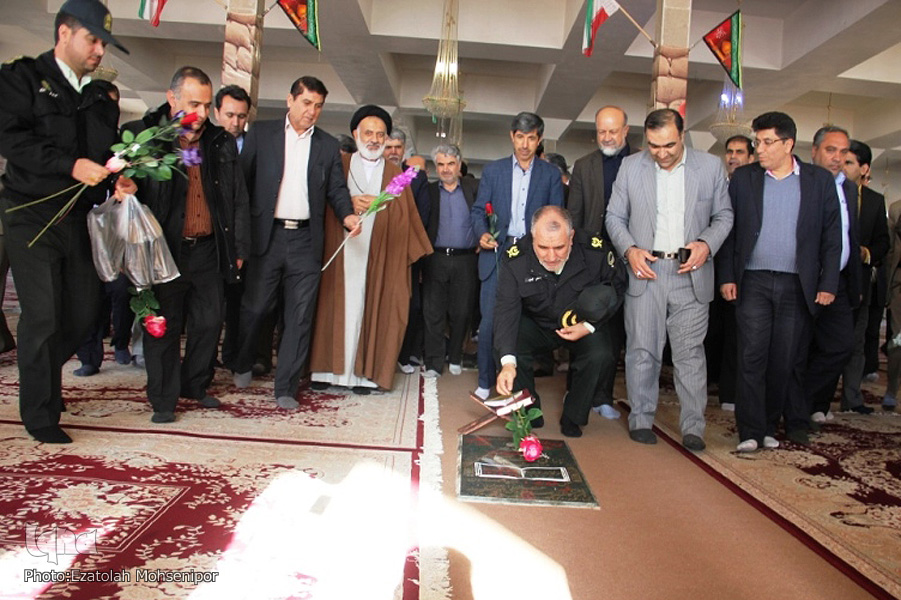 عطرافشانی گلزار شهدای یاسوج