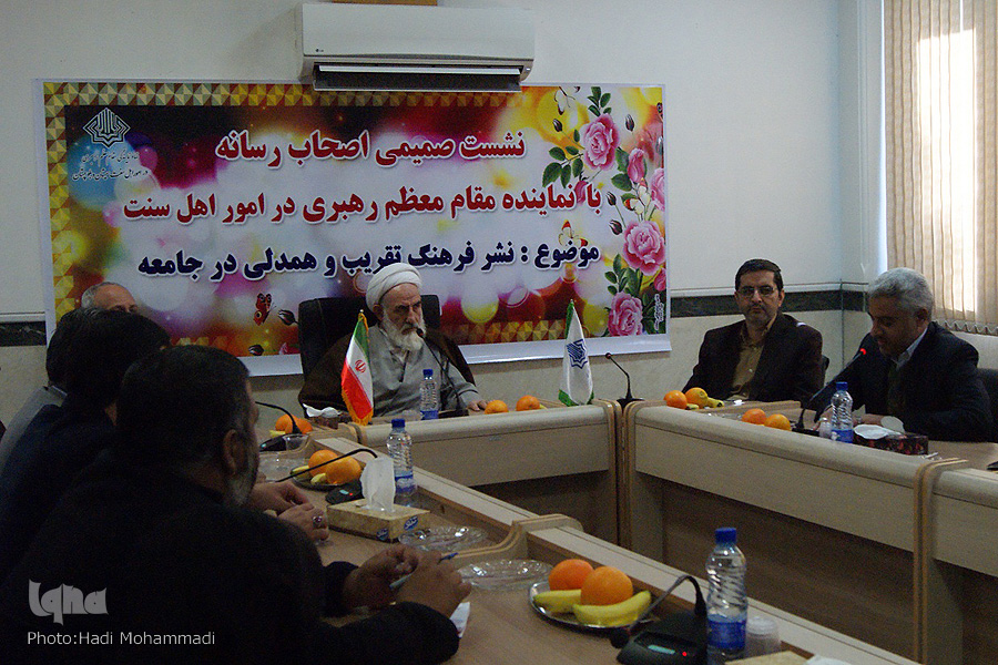 نشست اصحاب رسانه با نماینده ولی فقیه