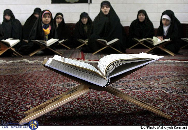 حمایت از بانوان قرآنی در طول سال پابرجا باشد