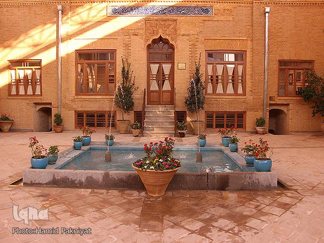 خانه «مدرس» پس از ۸۰ سال احیاء شد/ دارالقرآنی به یاد عامل قرآن + عکس خانه «مدرس» پس از ۸۰ سال احیاء شد/ دارالقرآنی به یاد عامل قرآن + عکس