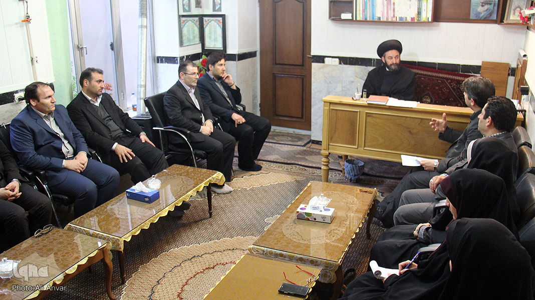 دیدار جهادگران جهاددانشگاهی اردبیل با امام‌جمعه اردبیل