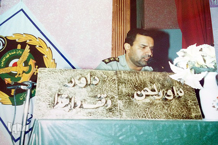 سرهنگی با افتخار 31 بار کسب رتبه اولی/ دریافت نشان از دست فرمانده کل قوا
