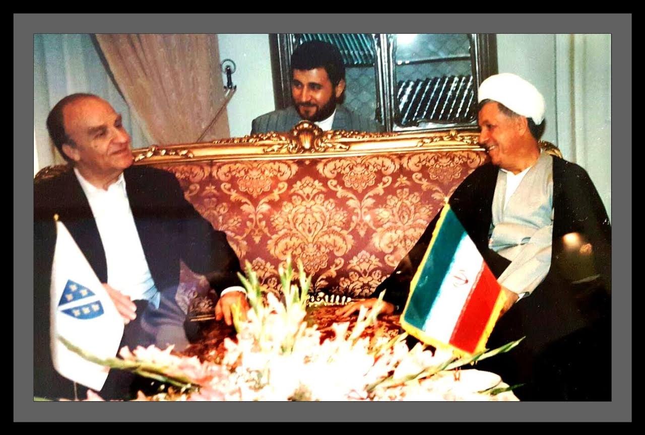 آیتالله رفسنجانی؛ سیاستمداری به یادماندنی در بوسنی/ امضای دفتر یادبود آیتالله رفسنجانی؛ سیاستمداری به یادماندنی در بوسنی/ امضای دفتر یادبود