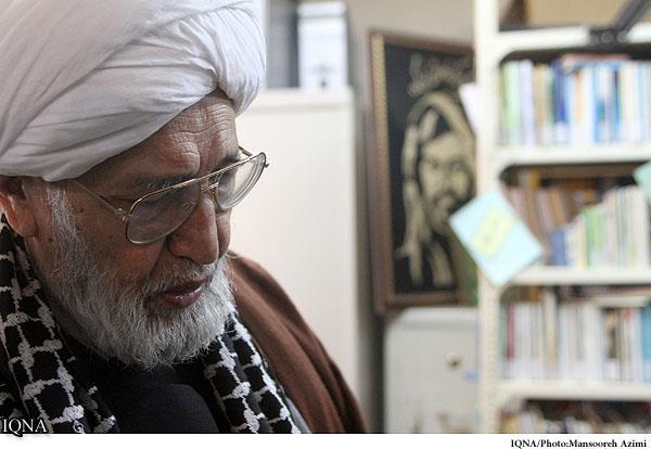 اهتمام آیت‌الله هاشمی رفسنجانی به اقامه نماز جماعت در حرم حضرت معصومه(س)