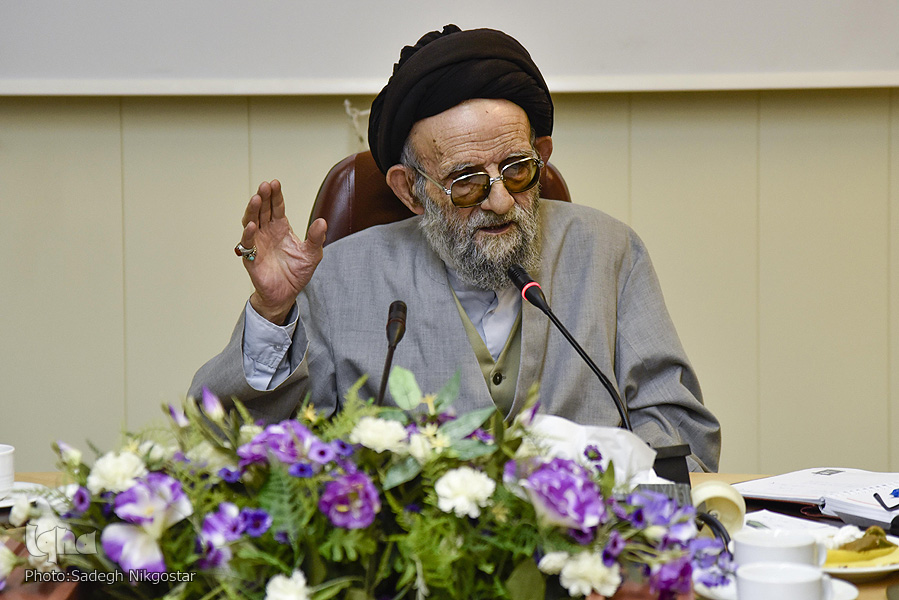 مردی به بلندای خورشید/ ظهری به دلنشینی حضور پدر علم قرآن