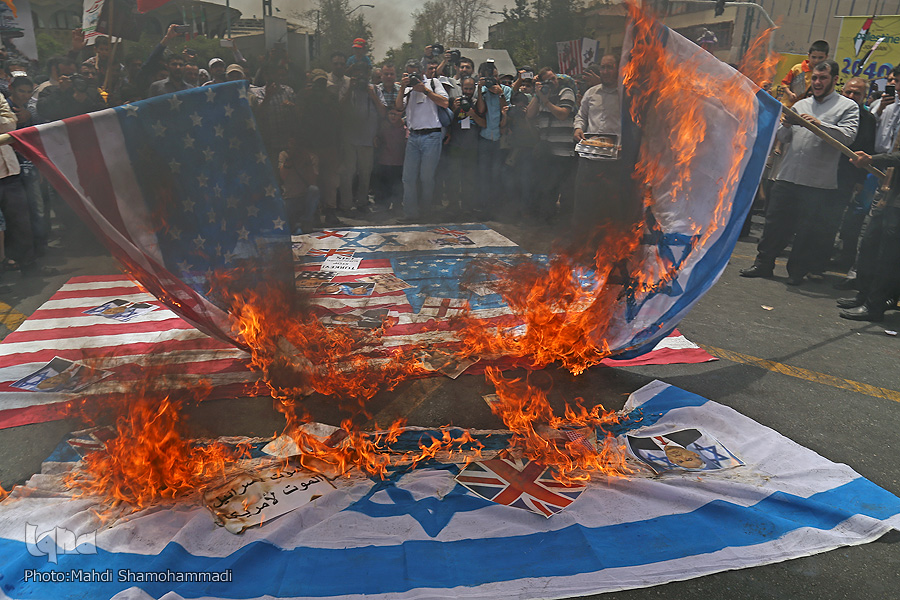 ردای مدافعان حریم قدس بر قامت یک ملت