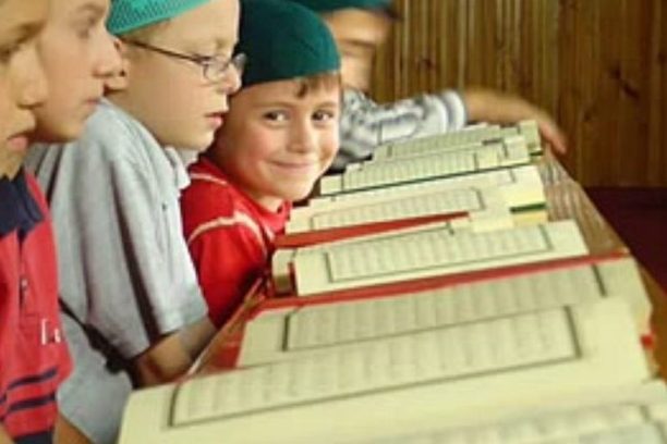ضرورت مقابله با مخالفان آموزش حفظ قرآن