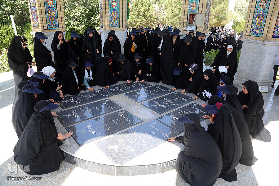 اعزام کاروان دانشجویی استان اردبیل به مناطق عملیاتی شمالغرب کشور