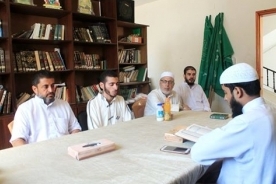 ثبت رکورد ختم قرآن در 11 ساعت توسط حافظ فلسطینی ثبت رکورد ختم قرآن در 11 ساعت توسط حافظ فلسطینی