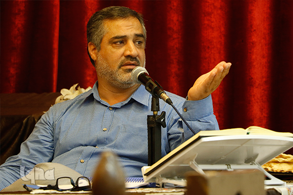رنگ آمیزی صدا/ تلاوت معنامحور/ تلاوت مورد تحسین ابوالقاسمی و شکستن قالب ها/ تقلیدی خواندن در محافل+صوت و عکس