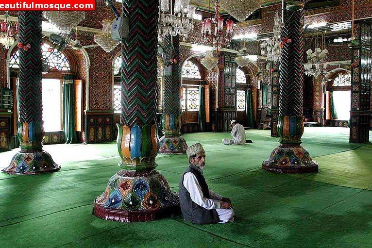 اعتراض مسلمانان کشمیر به هتک حرمت مساجد