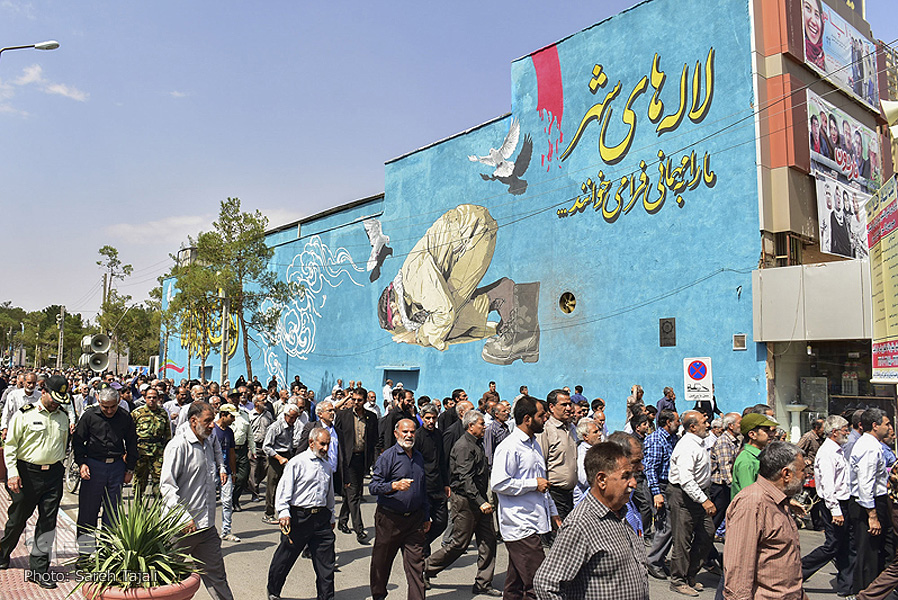 راهپیمایی نمازگزاران کرمانی علیه جنایات آل سعود