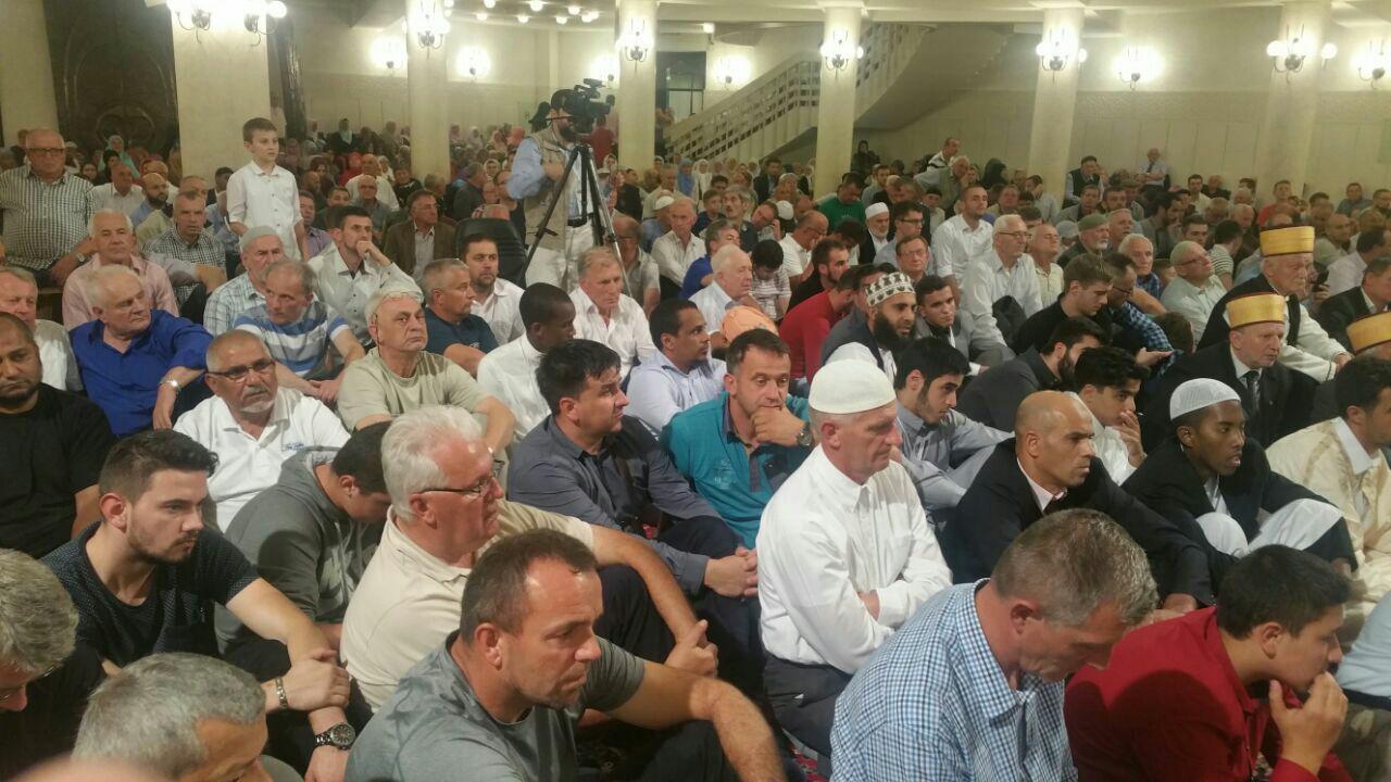 اختتامیه مسابقات قرآن کرواسی روی فرش ایرانی + عکس