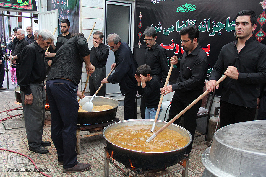 پخت حلوای 14 تنی در زنجان‎