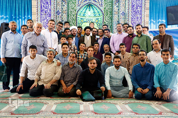 شاهکار دوساعت و ربعه ی وحید نظریان در جلسه حجه الاسلام درچه ای+صوت وعکس
