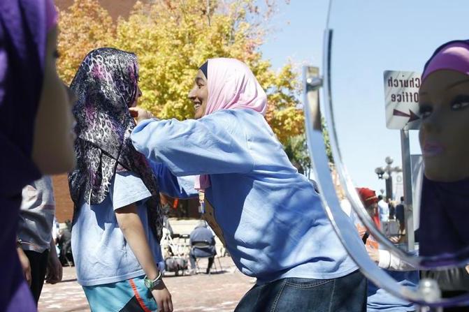 رنگین‌کمان روسری و قرآن در ایستگاه حجاب «نیوانگلند»