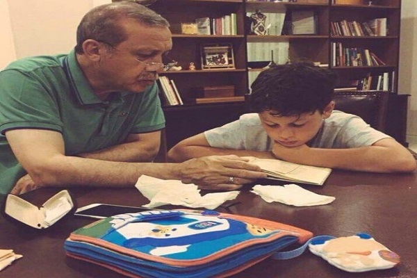 اردوغان به نوه‌اش قرآن می‌آموزد! / در حال تکمیل