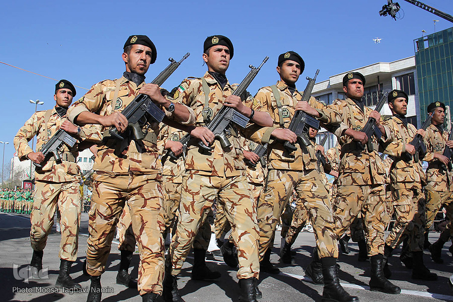 مراسم رژه نیروهای مسلح در روز ارتش ـ اردبیل