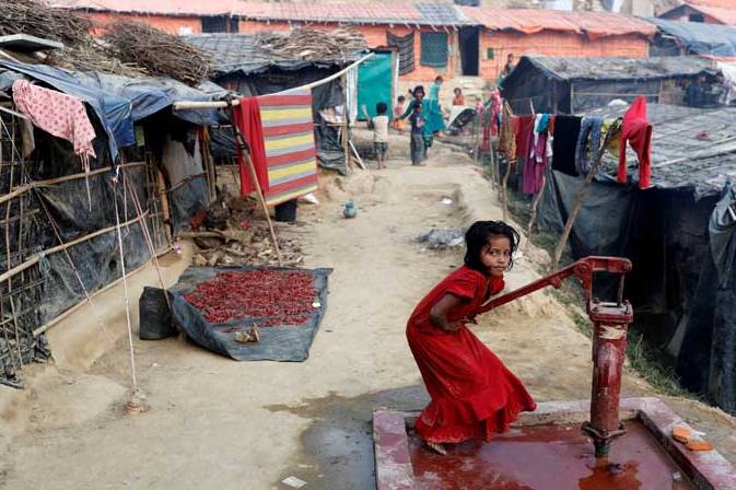 برپایی اردوگاه برای استقبال از آوارگان در میانمار
