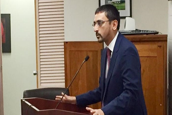 نخستین وزیر مسلمان «آموزش» در کالیفرنیا