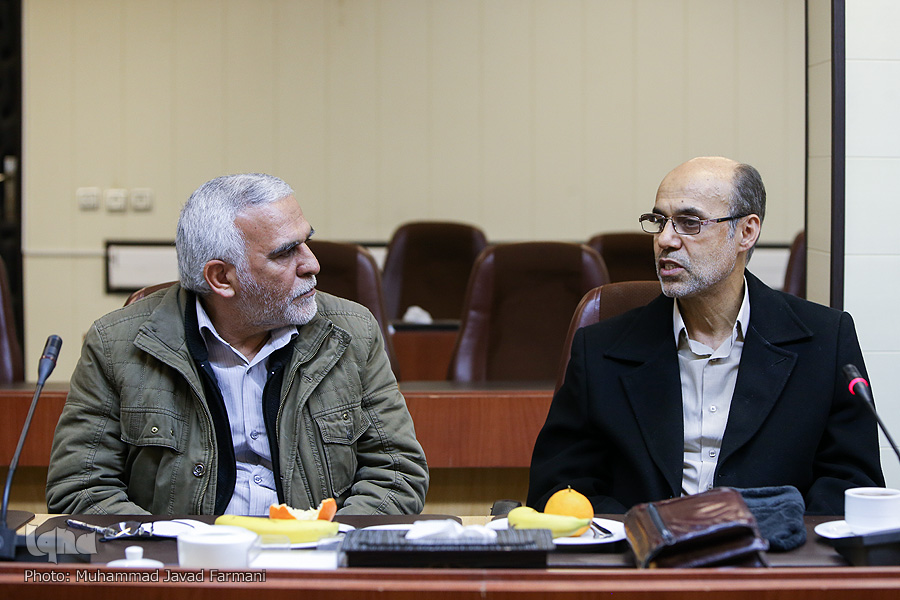 فرزندان از اخلاص پدر و شاگردان از نفس گرم استاد میگویند فرزندان از اخلاص پدر و شاگردان از نفس گرم استاد میگویند