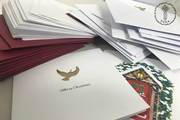 آیات قرآن؛ زینت‌بخش کارت تبریک‌‌های کریسمس در لندن+عکس