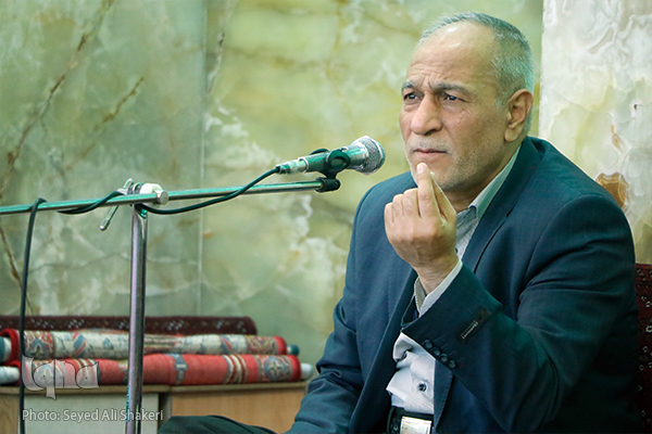 چرا نسل جوان، دین گریز شدند؟/ تکریم استاد توسط «حاج ولی»+صوت و عکس