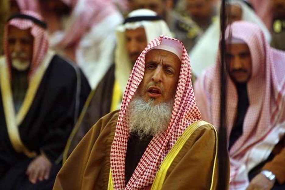 مفتی سعودی نسبت به بیان سخنان سیاسی در نماز جمعه هشدارداد