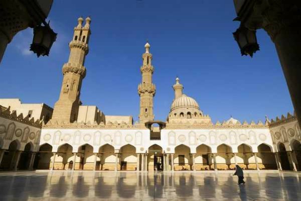 ترجمه آثار اسلامی؛ اقدام الازهر برای نشر «فرهنگ میانه‌روی اسلامی»