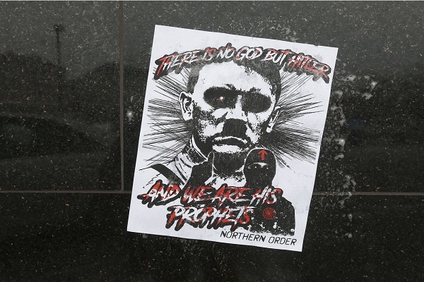 نصب تراکت های نژادپرستانه بر درب مسجد اتاوا/ آماده