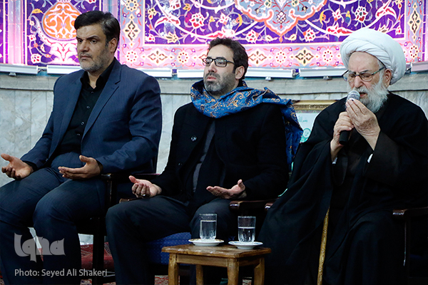 کرسی های نفحات هدیه به ساحت حضرت زهرا(س) با حضور آیت الله وحیدی گلپایگانی+صوت و عکس