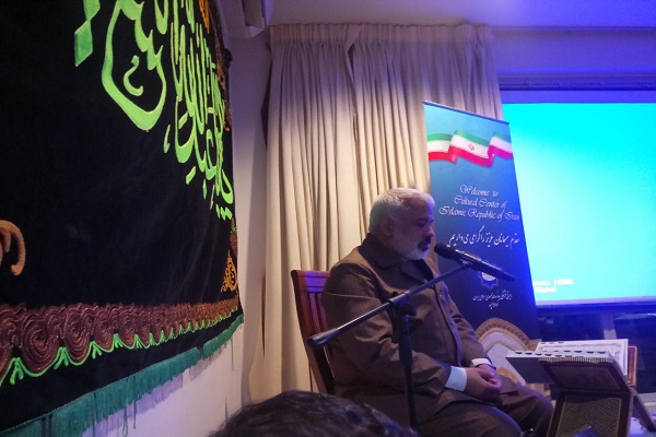 تلاوت قاری ایرانی در مراسم ایام فاطمیه مالزی تلاوت قاری ایرانی در مراسم ایام فاطمیه مالزی