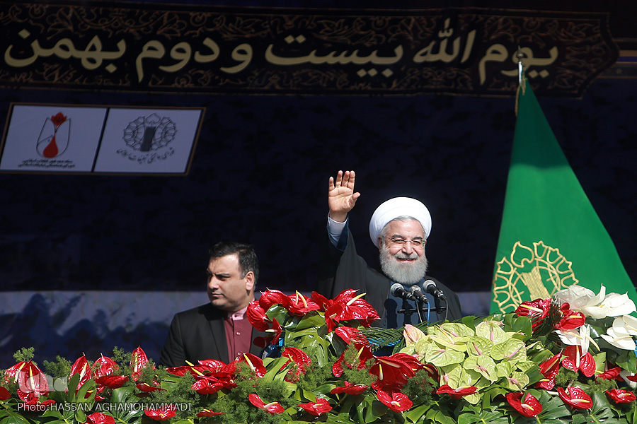 حماسه &laquo;تماشایی&raquo; در فجر فاطمی/ اهتزاز باشکوه پرچم عزت و افتخار ایران اسلامی