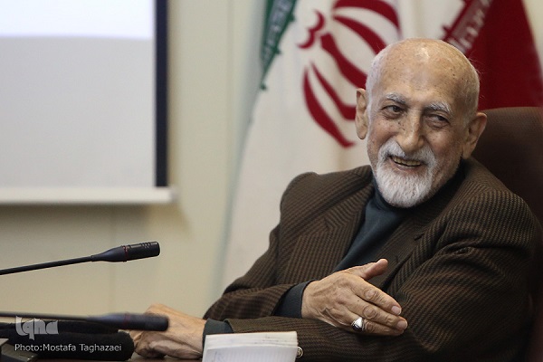 تجلیل از یار همیشگی استاد مولایی/ «مظاهری» ماه و «مولایی» خورشید جلسه قرآن بودند