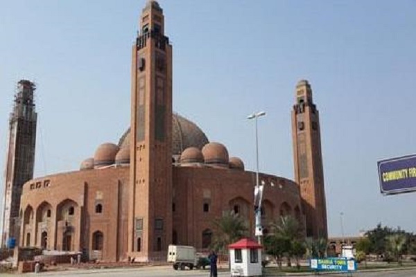 افتتاح نمایشگاه کمیاب ترین نسخ دستی قرآن در پاکستان/ آماده