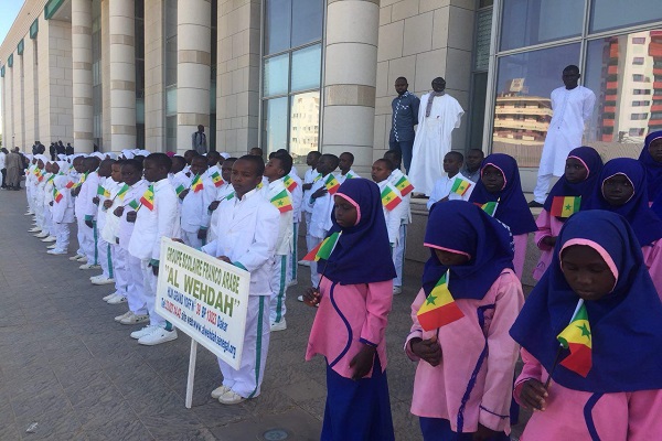 اجرای سرود محلی در مراسم قرآنی سنگال+ فیلم