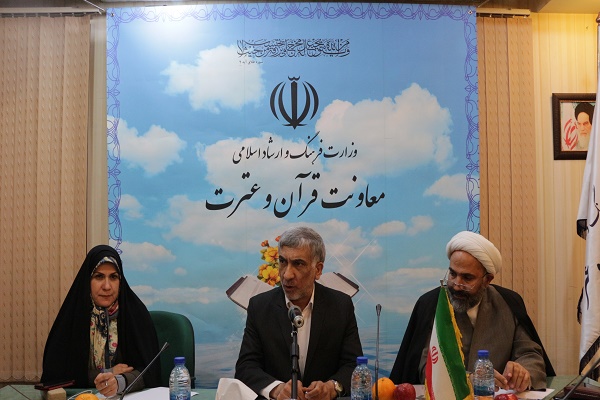 تلاش برای برپایی نمایشگاه قرآن در تمامی شهرهای کشور