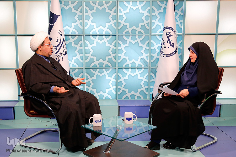 رویکرد حمایتی از فعالیت‌های قرآنی موجب تضعیف مؤسسات قرآنیست و نه تقویت آنها/ حل مشکل آموزش ترجمه قرآن با طرح ملی «واژه‌های آسمانی»