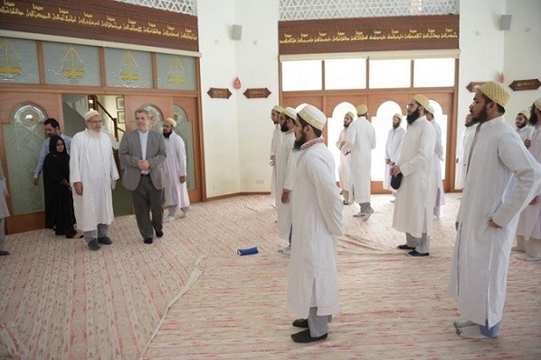 نگهداری قرآنهای خطی در مؤسسه شیعیان پاکستان+عکس نگهداری قرآنهای خطی در مؤسسه شیعیان پاکستان+عکس