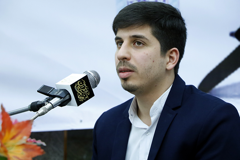 کرسی تلاوت در مسجد «موسی بن جعفر(ع)» با تلاوت مهدیزاده