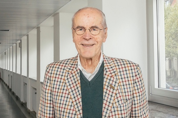 گذری بر اسلام‌ستیزی در آلمان/ پشت پرده حمله به برخی از مساجد /در حال تکمیل