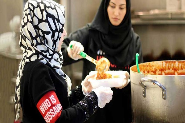 اطعام نیازمندان تورنتو توسط اعضای کمپین «حسین کیست»/ انگلیسی