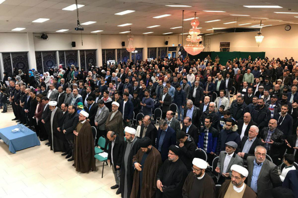 گردهمایی در اعتراض به آتش‌سوزی مرکز اسلامی سوئد + عکس