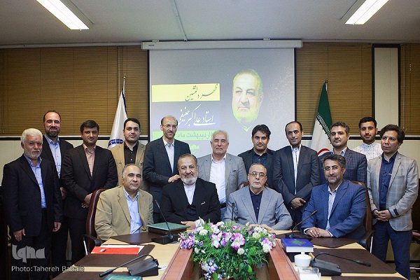 تصاویر زیبایی که شاگردها برای استاد رقم زدند+ عکس