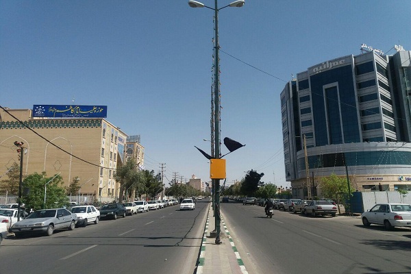 در حال عکس گذاشتن///افتتاحیه ای در حد مسابقات استانی / رویدادی بدون تبلیغات محیطی