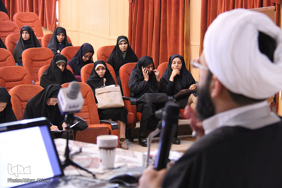 همایش دانشجویی تدبر در قرآن در دانشگاه شهرکرد