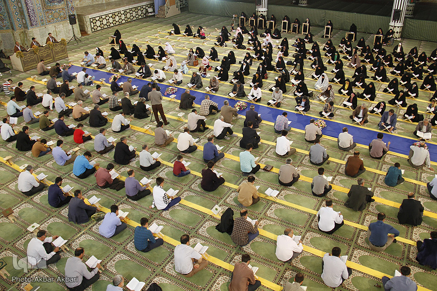 جزءخوانی قرآن کریم در مصلای بزرگ شهرکرد