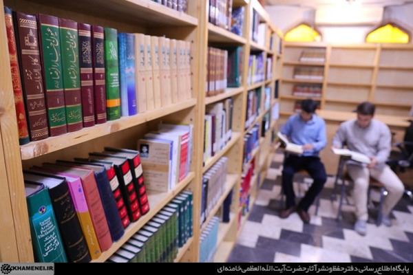 رهبر معظم انقلاب کدام تفاسیر قرآن را به مسجد ابوذر هدیه کردند