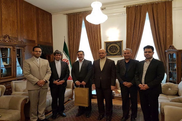 تقدیر از هیئت قرآنی ایران در بوسنی + عکس
